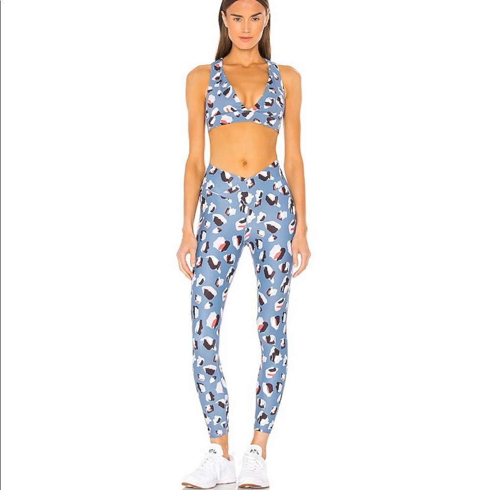 Beach Riot Cara Leggings in multi spot - Picture 2 of 4